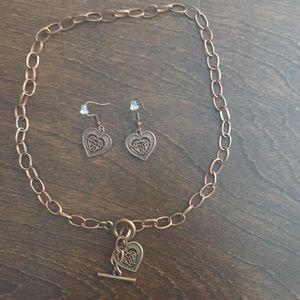 Copper colored necklace and matching earrings